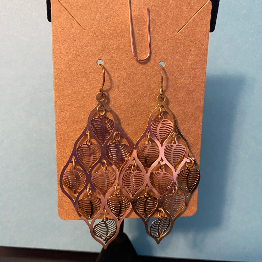 Gold leaves earrings